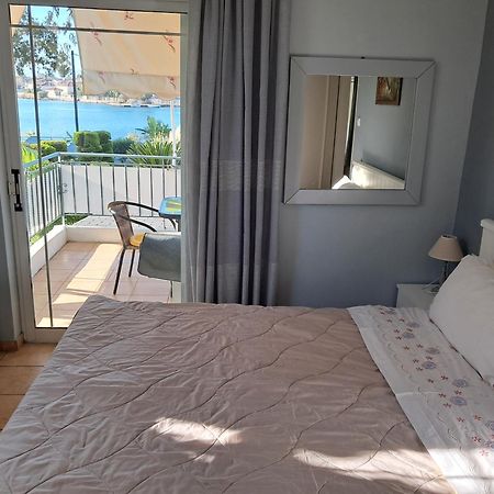 Top Floor On Villa, 3' From Center, By The Sea! Host Is Efi Kwsta Preveza Exterior photo